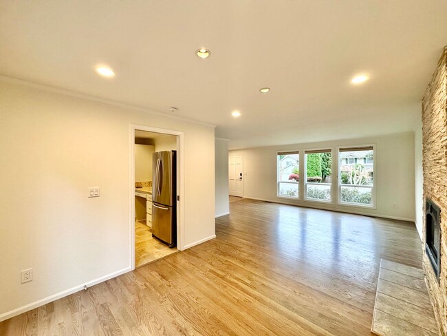 Photo - Spacious 4B Home in Desirable English Hill...