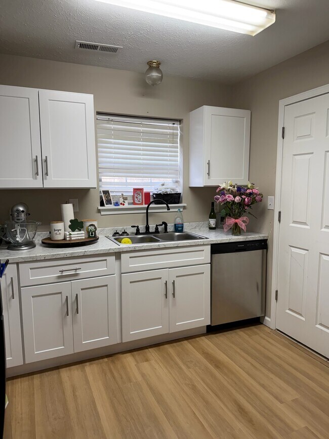 Photo - 122 Fuller Rd Unidad 122 Fuller Road