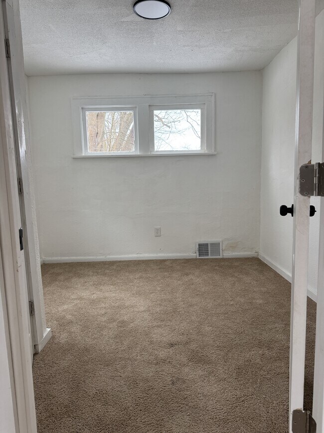 Photo - 10414 Nelson Ave