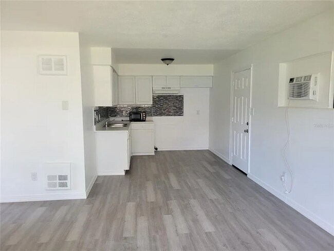 Photo - 5335 Andrus Ave