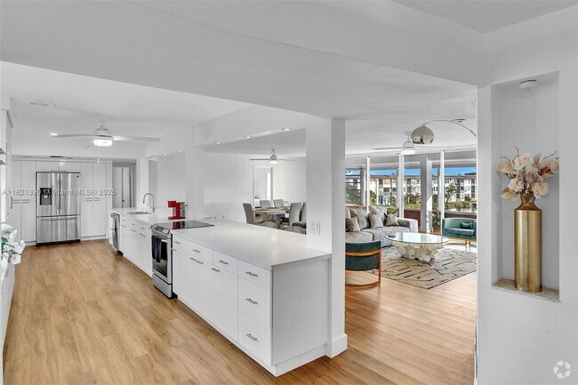 Building Photo - 1350 NE 191st St Unit B307 Rental