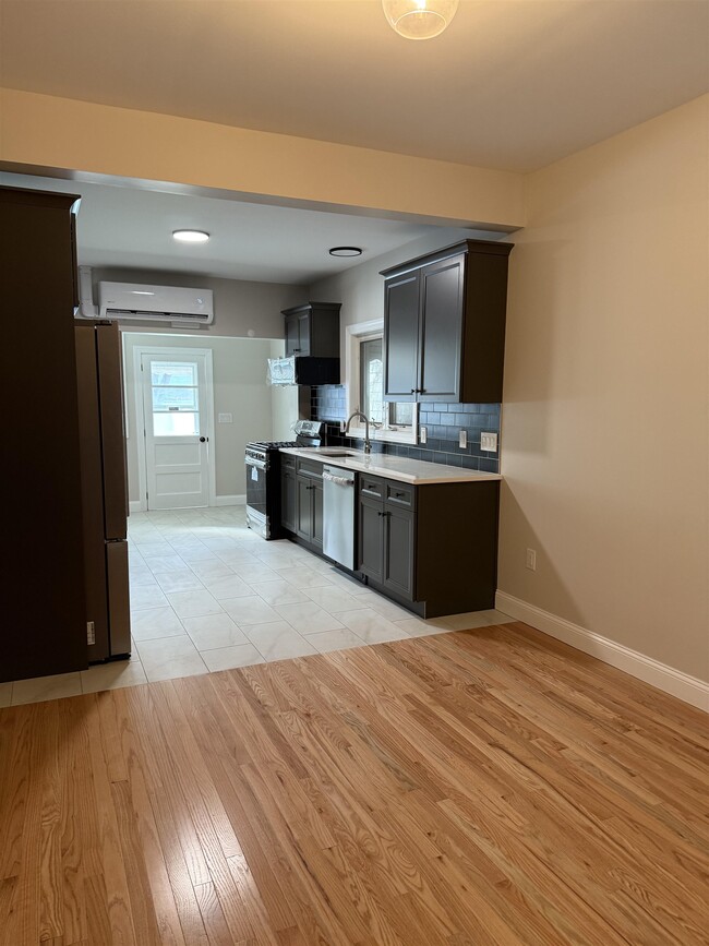 Photo - 183 Lexington Ave