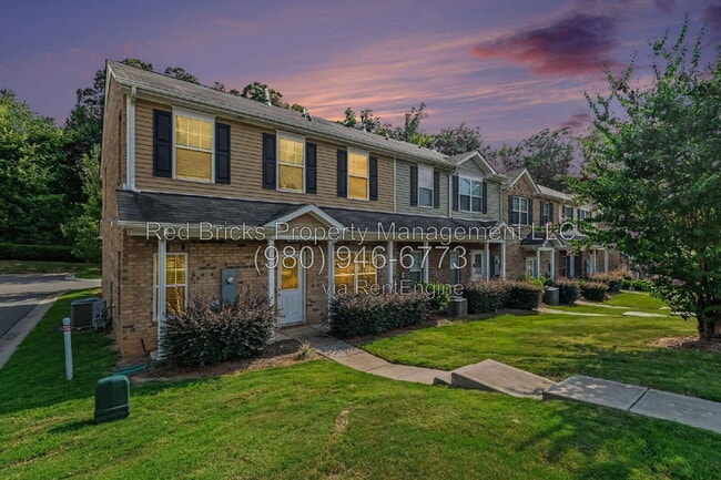 Photo - 10448 Benfield Rd