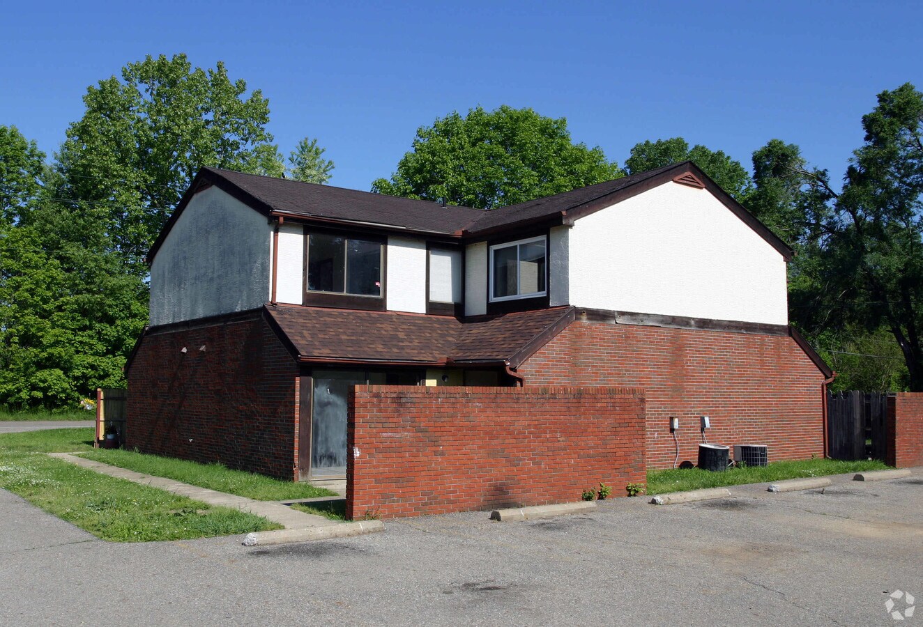 Photo - 1720 King Rd Apartments