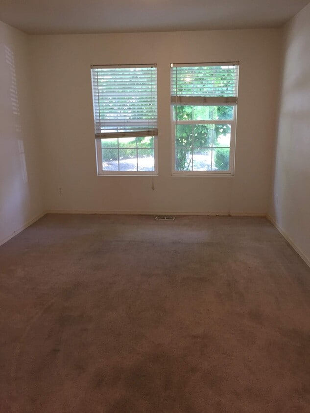 Photo - 12312 NE 134th St (Kirkland, WA)