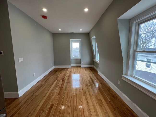 75 Pearl St Unit 3