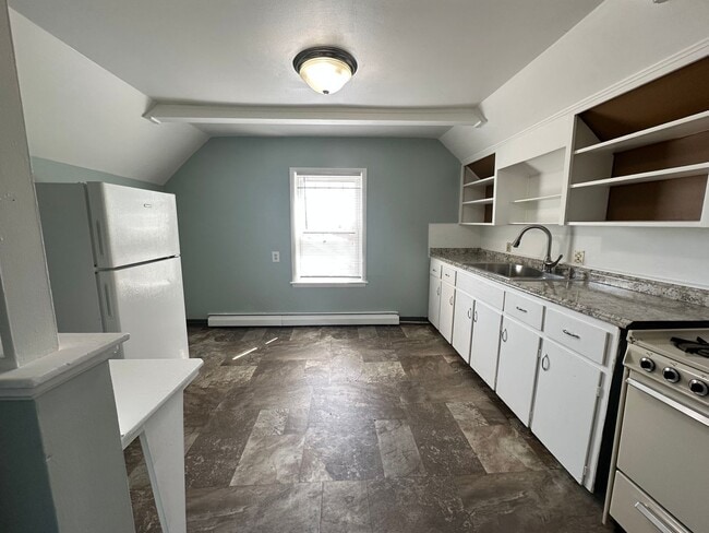 Photo - Two Bedroom Upper Unit!