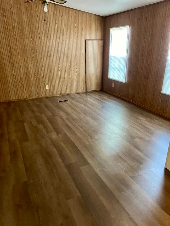 Photo - 121 Stonebridge Trl