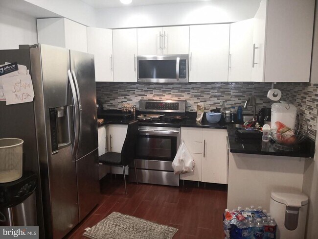 Photo - 617 N 11th St Unit 1F