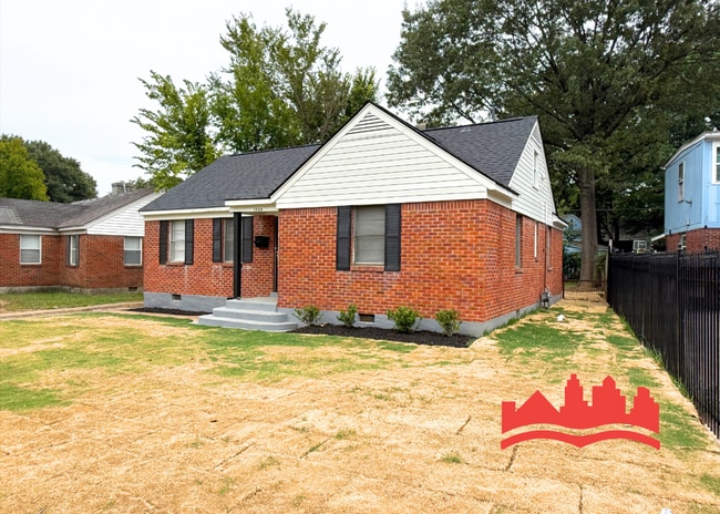 Photo - 1080 Waring Rd