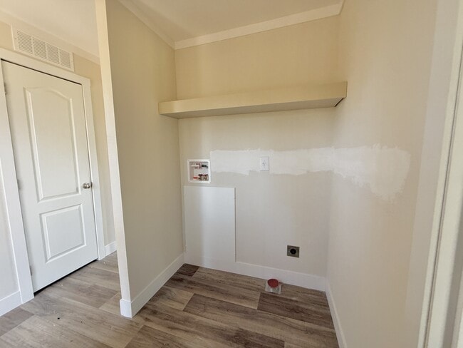 Photo - 719 Peyton Rd