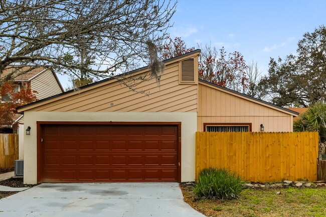 Building Photo - 1960 Oak Twist Ct Rental
