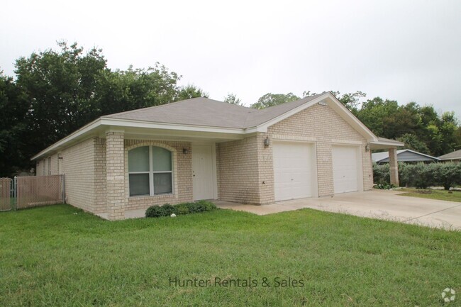 Building Photo - 302 Jeff Gordon Dr Rental