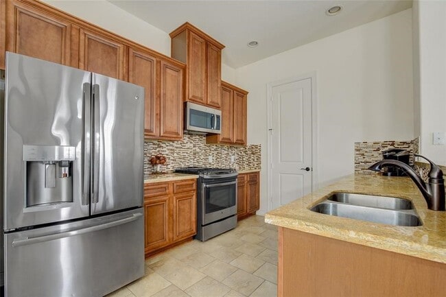 Photo - 28 W Oaks Dr