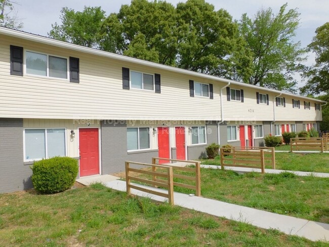 Building Photo - 4216 Parker St Unit C