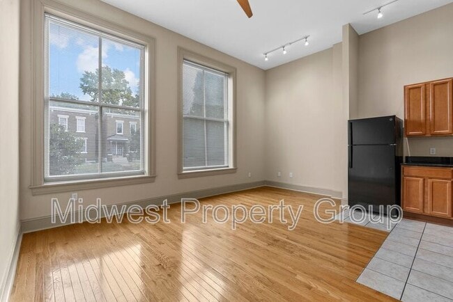 Building Photo - 4244 Chouteau Ave Unit 101