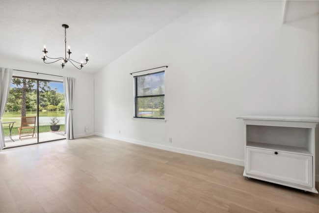 Photo - 175 E Lakemont Dr