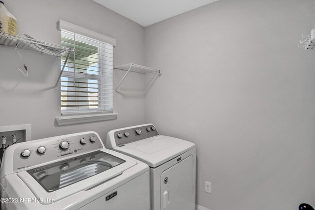 Photo - 212 Ruskin Dr