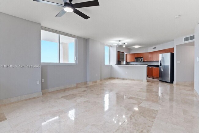 Photo - 2001 N Ocean Blvd Unidad 701