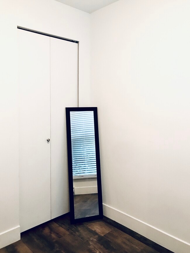Photo - Kie's Place – Modern West End Living with Magnificent Views Unit 1532