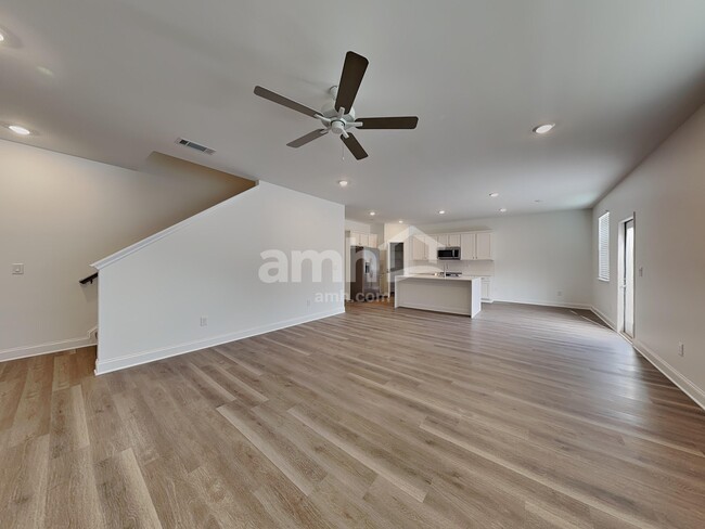 Photo - 511 Hickory Pointe Rd