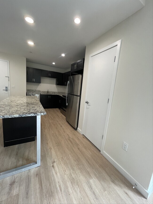 Main Street, Fort Lee, NJ 07024 1 BR 1 B... Condo Unit 1507 Condo