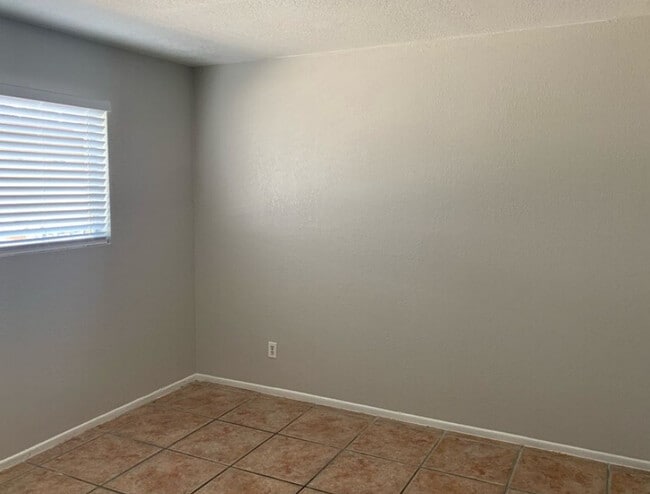 Photo - 1319 E Vista Ave Unit D