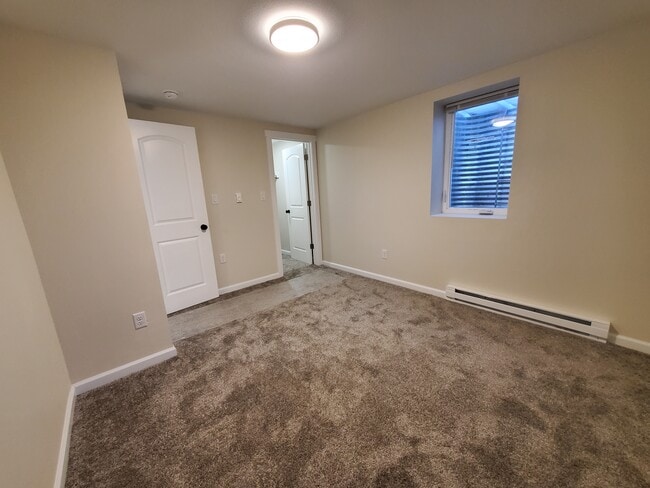Photo - 2861 Longfellow Rd N