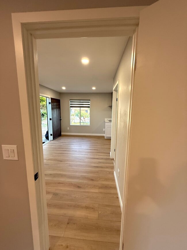 Photo - 6186 Daisy Pl