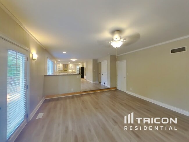 Photo - 519 Falaise Dr