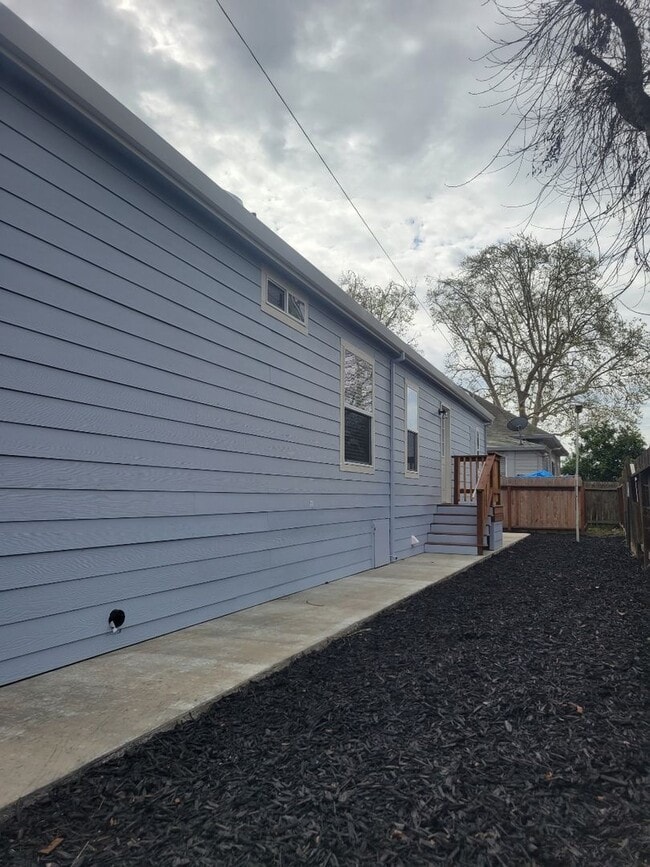 Photo - Available soon! 2 bed/2 bath Close to Downtown Lodi