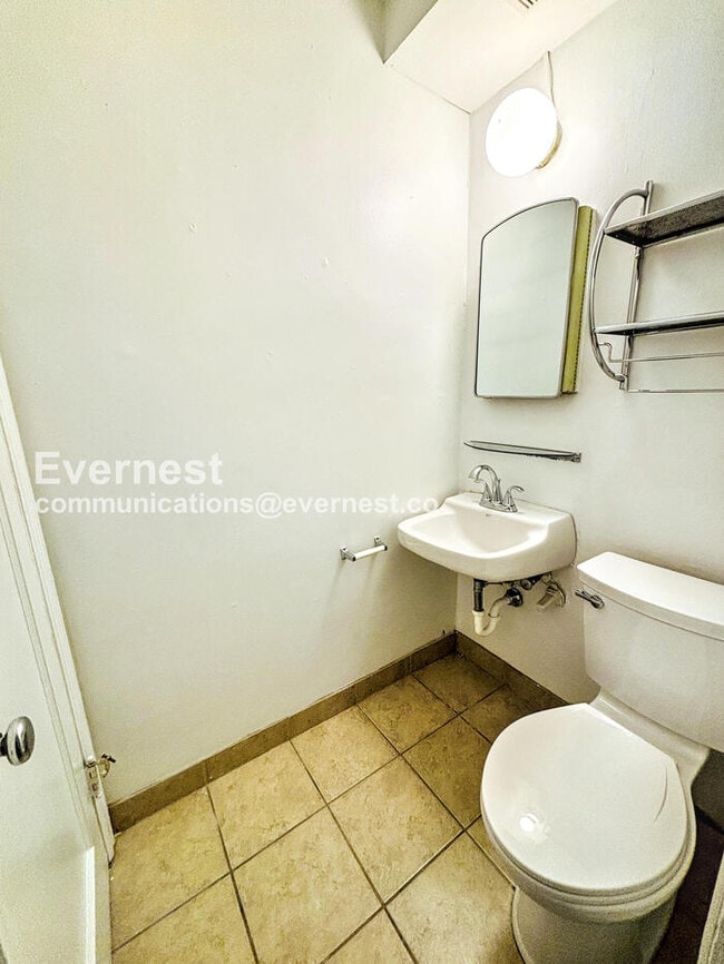 Photo - 135 Mathews St Unit 4