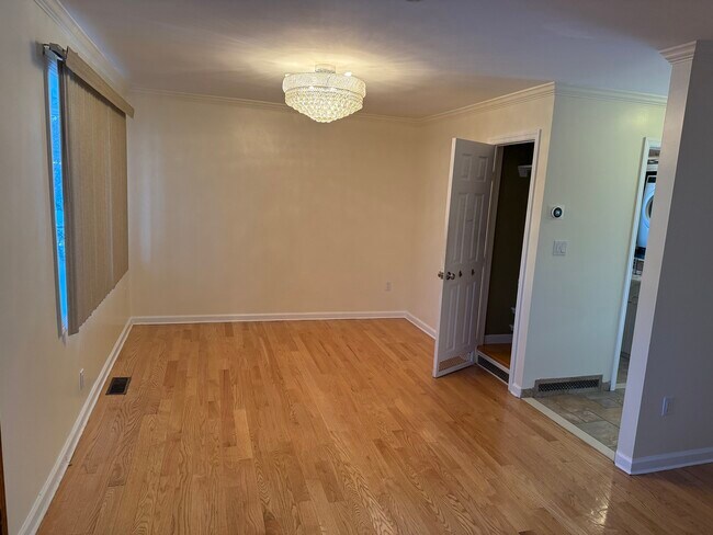 Photo - 284 Semton Blvd Unit Main level