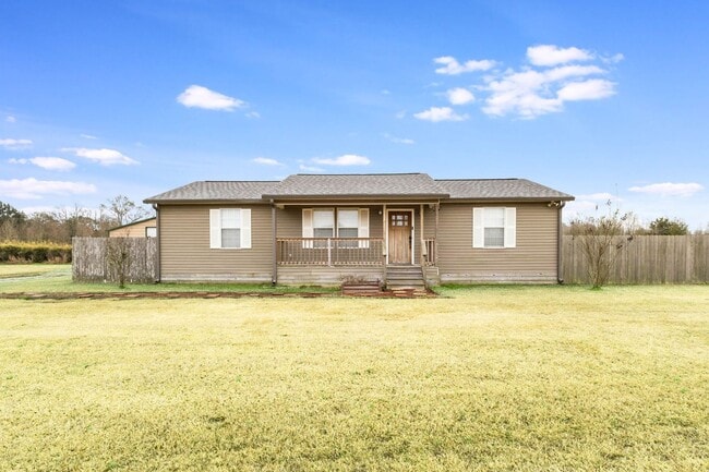 Building Photo - FOR RENT IN CHURCH POINT!