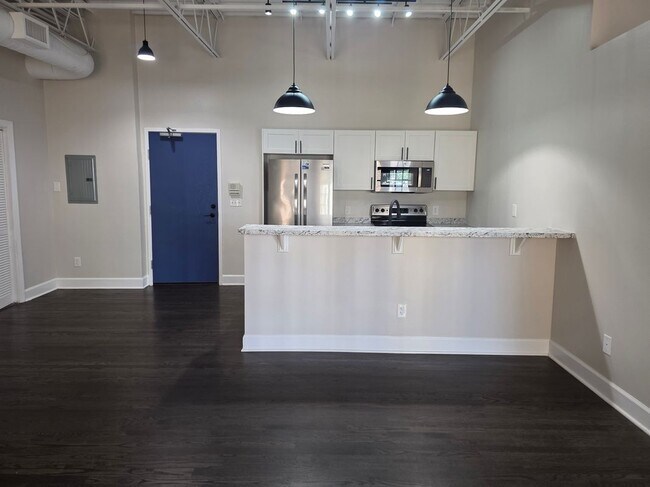 Building Photo - 1611 White Way Unit 1