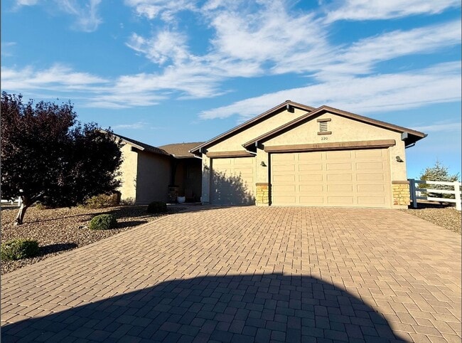 Photo - Gorgeous home in Chino Valley