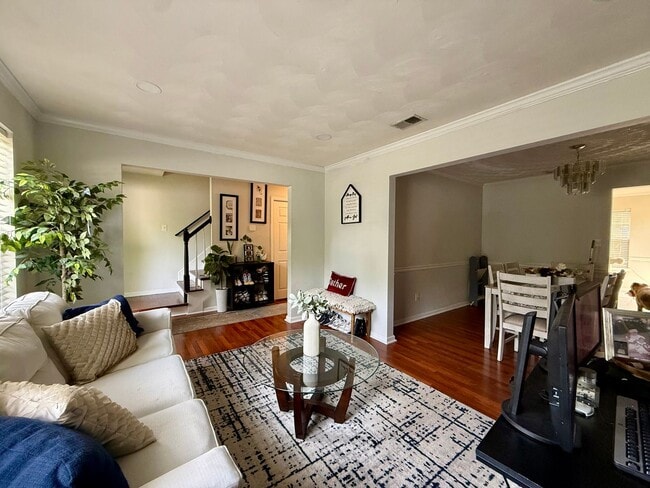 Photo - Beutifully updated 4 bed 2.5 bath home with large yard!