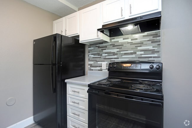 1BR, 1BA - 590 SF - Fairview Apartments