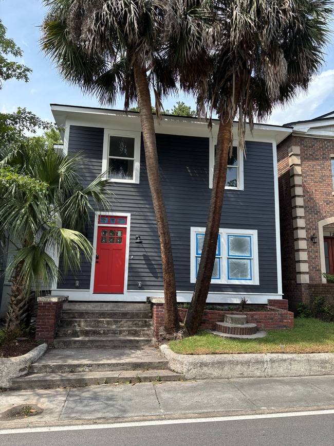 Building Photo - 724A W Victory Rental