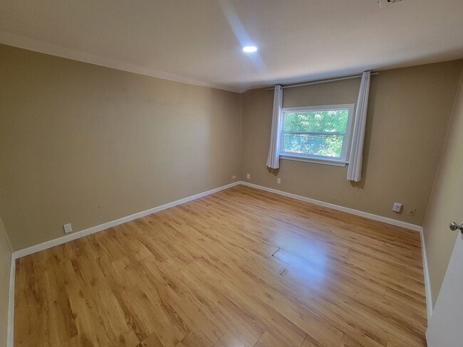 Photo - 1528 Los Robles Blvd