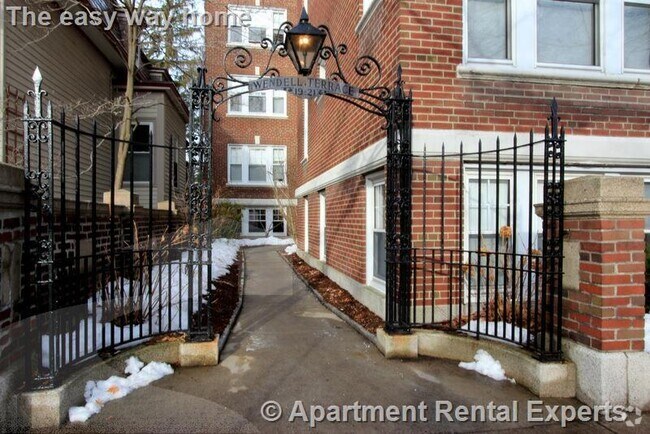 Building Photo - 21 Wendell St Rental