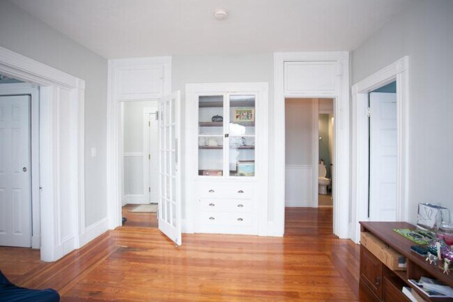 Photo - 173 Rindge Ave Unidad #3R