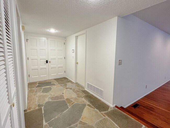 Photo - Charming 3bd/2bth Rambler in Tam o'Shanter...