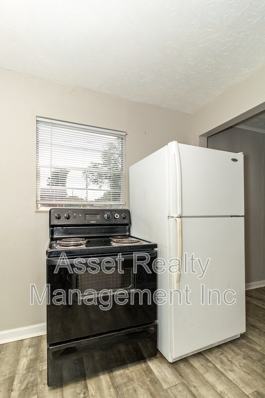 Photo - 1046 McArthur Rd