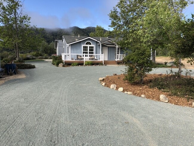 Circular driveway to house