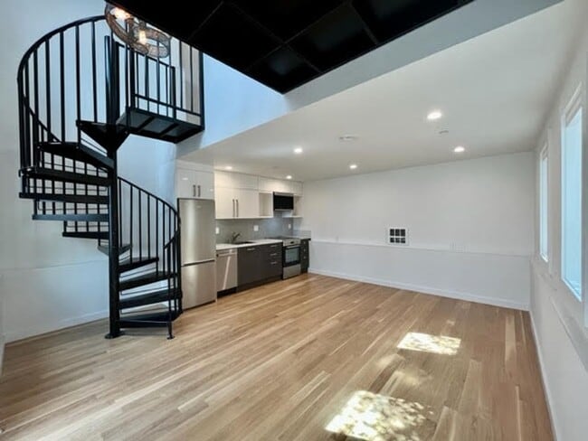 Photo - Recently Constructed, Fully Detached, Garden Unit, Utilities Included**Open House**