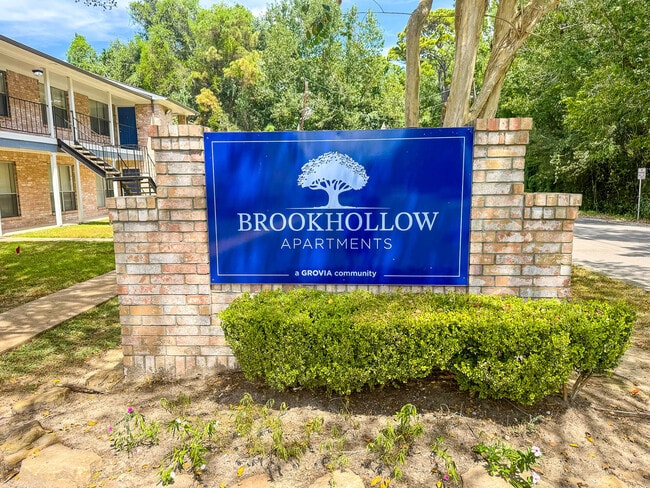 Brookhollow Apartments