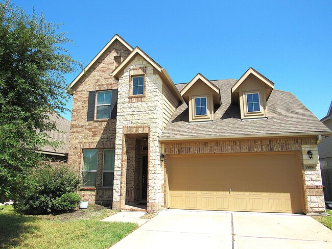 Building Photo - Spacious, Modern and Conveniently Located ... Rental
