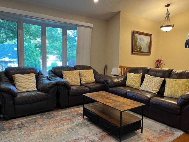 Photo - 331 Beachwood Dr