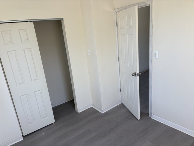 Photo - 2742 Kensington Ave Unit 5